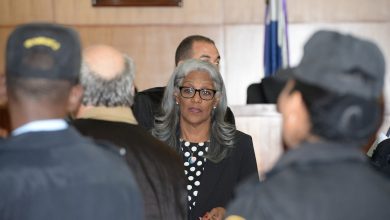Photo of Suspenden a directora Registros de Títulos