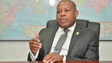 Photo of Luis Abinader suspende a Adán Peguero como director Inposdom