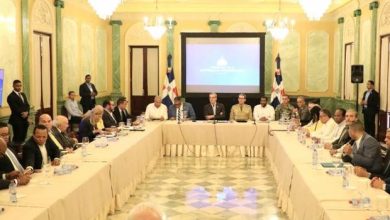 Photo of Abinader encabeza reunión con liderazgo político nacional