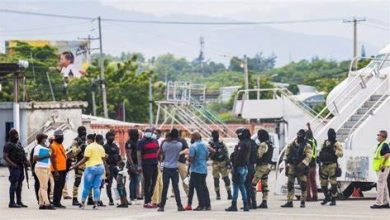 Photo of Estados Unidos reanuda la deportación de haitianos al enviar un vuelo con 50 migrantes