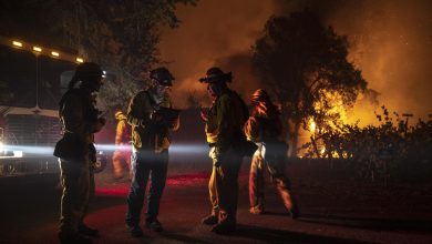 Photo of Más de cuatro mil bomberos tratan de combatir el peor incendio de California