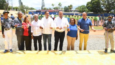 Photo of Inefi entrega remozado estadio de béisbol a la Escuela Primaria Francisco Del Rosario Sánchez, en San Juan de la Maguana