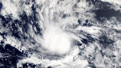 Photo of Jamaica mantiene el toque de queda por el paso del huracán Beryl