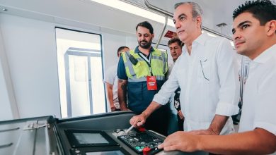 Photo of Abinader conduce el Monorriel de Santiago, en su primera prueba con pasajeros