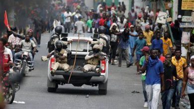 Photo of Cientos de personas en Puerto Príncipe se manifiestan en contra de la violencia en Haití
