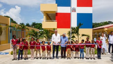 Photo of Abinader inaugura escuela básica y multiusos, en La Vega