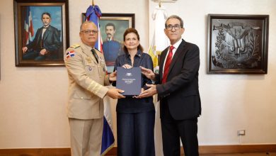 Photo of Vicepresidenta Raquel Peña posesiona al nuevo ministro de Defensa