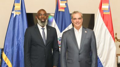 Photo of Presidente Abinader sostiene reunión bilateral con primer ministro de Curazao y jefe de la delegación de Países Bajos