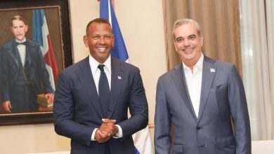 Photo of Presidente Abinader recibe en el Palacio Nacional al exbeisbolista Alex Rodríguez