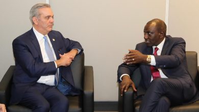 Photo of Presidentes de Kenia y RD sostienen reunión bilateral