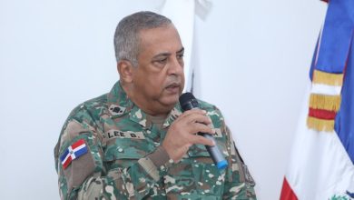 Photo of Designan al vicealmirante Lee Ballester como nuevo director de Migración