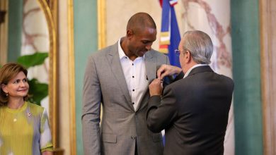 Photo of Presidente Abinader condecora con la Orden del Mérito de Duarte, Sánchez y Mella a Al Horford