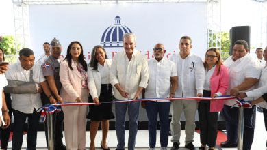 Photo of Abinader inaugura obras deportivas, destacamento policial e infraestructuras navales en provincias Azua y Peravia