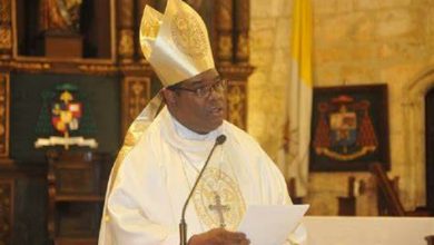 Photo of Monseñor Castro Marte respalda medidas adoptadas por Faride Raful para la venta alcoho
