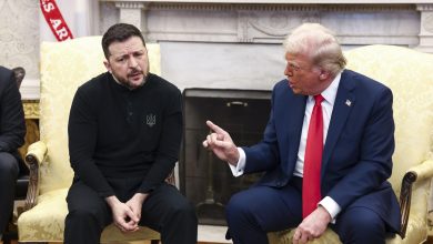 Photo of Trump y Zelenski discuten en el Despacho Oval de la Casa Blanca