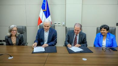 Photo of MINERD y MESCyT firman resolución que elimina trámites físicos y valida certificados digitales
