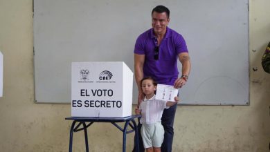 Photo of Daniel Noboa asume segundo mandato en Ecuador con reto de enfrentar violencia y desempleo