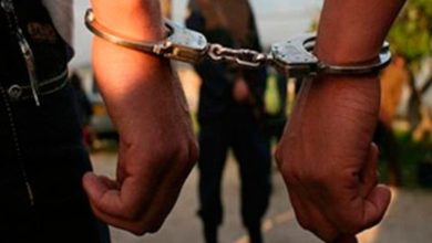 Photo of Apresan tres hombres por posesión de armas y sustancias ilegales en Neyba