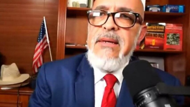 Photo of Afirman medican a Ángel Martínez, quien presenta deshidratación leve