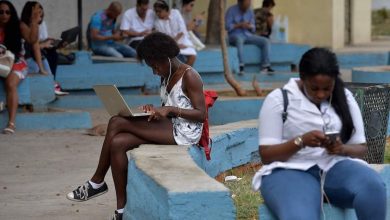 Photo of Los estudiantes se movilizan en Cuba contra nuevas tarifas de internet móvil