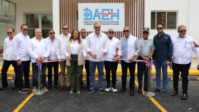Photo of Abinader inaugura varias obras en la provincia Duarte y sostiene diálogo con la juventud