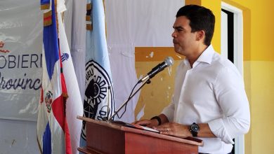 Photo of Arnaud supervisa proyectos en San Juan de la Maguana