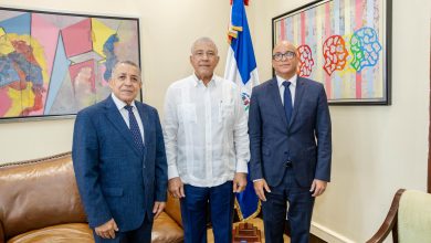 Photo of Ministro Andrés Bautista juramenta a Félix Reyna como director de la Diecom