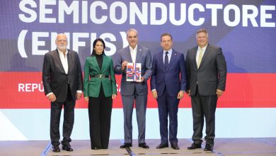 Photo of Abinader recibe Estrategia para posicionar a RD como referente en manufactura y ensamblaje de semiconductores