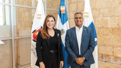 Photo of INPOSDOM y Alcaldía del Distrito Nacional rinden homenaje histórico a Salomé Ureña con emisión postal conmemorativa