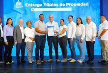 Photo of Entregan 551 títulos de propiedad en Sabana Perdida, SDN