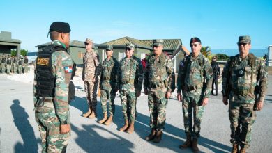 Photo of Ministro de Defensa recorre zona fronteriza y lleva mensaje de felicitación navideña en nombre del presidente de la República