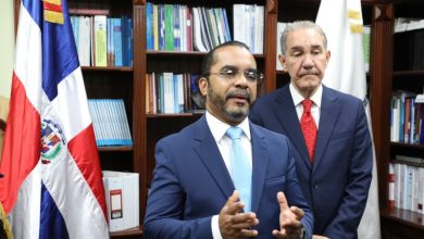 Photo of Ministro Franklin García Fermín juramenta a Jimmy Rosario Bernard como nuevo rector del ITLA
