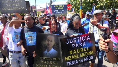 Photo of Marchan en Los Mina exigiendo justicia por muerte de un adolescente por dos haitianos 