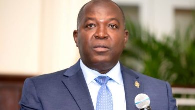 Photo of EE.UU. busca revocar la ciudadanía a exalcalde haitiano acusado de fraude migratorio