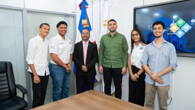 Photo of Ministro de la Juventud recibe a estudiantes del ITLA clasificados en competencia de la NASA