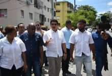 Photo of La Caasd llega a Guachupita con maquinarias y personal para solucionar demanda ese sector