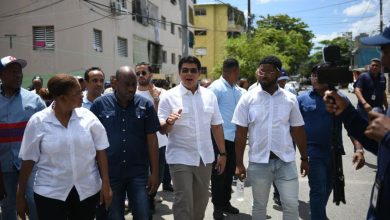 Photo of La Caasd llega a Guachupita con maquinarias y personal para solucionar demanda ese sector