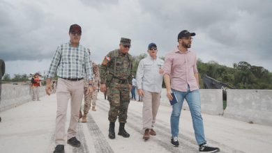 Photo of Ministro de Defensa supervisa avances de la verja perimetral fronteriza en la zona norte