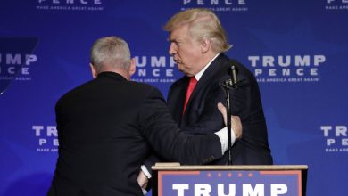Photo of Trump dice, tras ser evacuado de una cena en Washington, que un tirador ha sido detenido