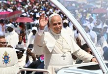 Photo of El papa dice que toda forma de opresión, violencia o explotación niega el cristianismo