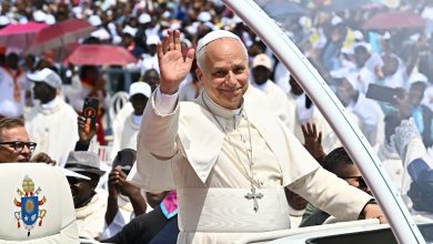 Photo of El papa dice que toda forma de opresión, violencia o explotación niega el cristianismo