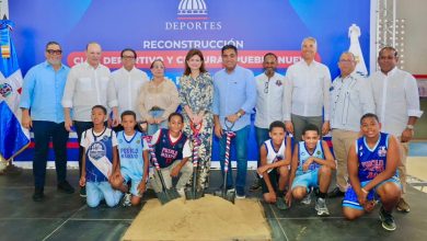 Photo of Raquel Peña y Kelvin Cruz dan inicio a la reparación del Club Pueblo Nuevo en Santiago