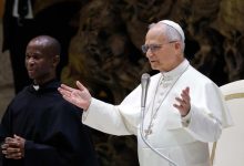 Photo of León XIV pide formar el pensamiento crítico de los jóvenes ante el «asedio» de estímulos