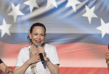 Photo of Miles de personas reciben a María Corina Machado en Madrid al grito de «¡Presidenta!»