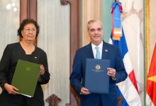Photo of República Dominicana y Surinam firman acuerdos de cooperación y alianzas estratégicas