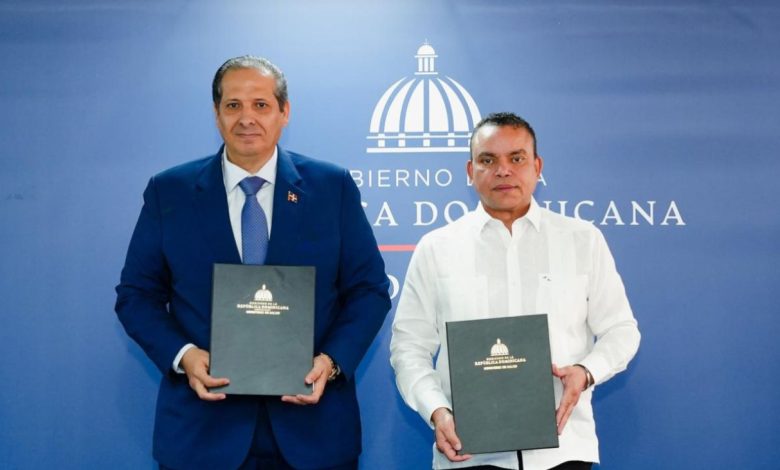 Photo of Salud Pública entrega dos nuevos equipos GeneXpert al SNS para el diagnóstico de la tuberculosis