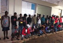 Photo of Dominicanos huyen y abandonan vehículos con 30 haitianos indocumentados 