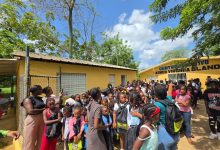 Photo of  Patrulla del Monte entrega más de 1,500 mochilas y útiles escolares