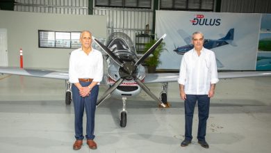 Photo of Presidente Abinader y su homólogo hondureño Nasry Asfura recorren Base Aérea de San Isidro 