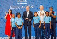 Photo of Abinader da inicio al año escolar 2026-2027 en Escuela Básica del sector La Ureña, e Santo Domingo